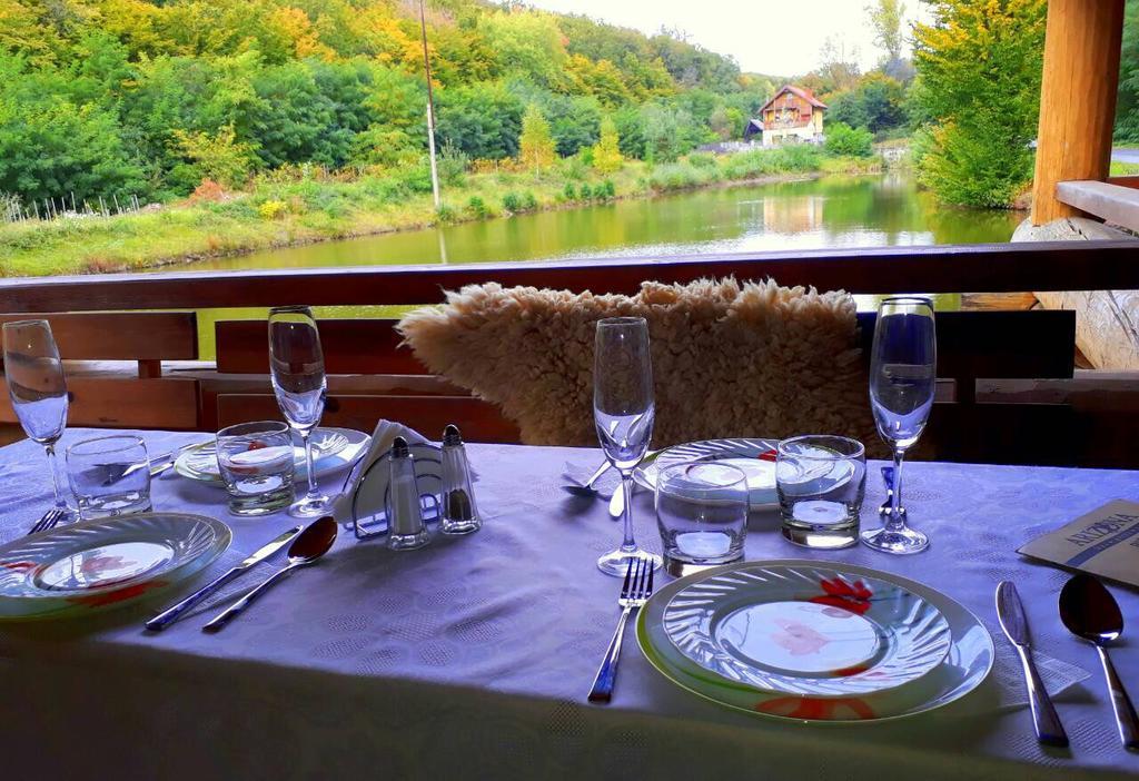 Rancho 555 Guest House อุชโฮรอด ภายนอก รูปภาพ